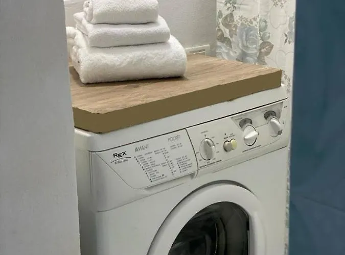 Lucas * Τίρανα